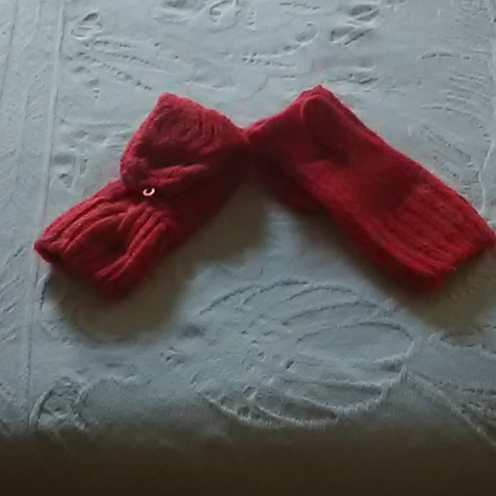 Aerie mittens